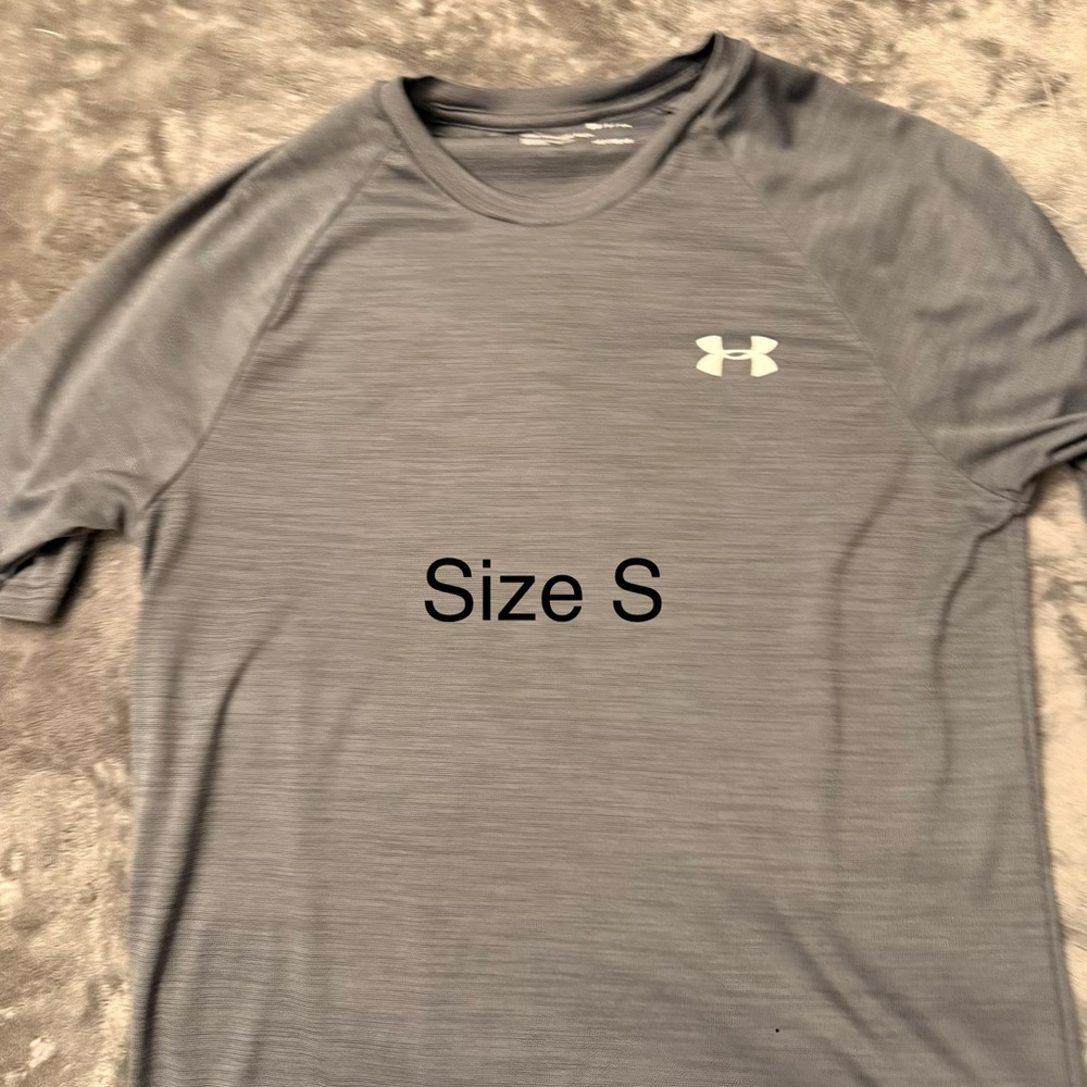Under Armour Men's Short Sleeve Gray Tee